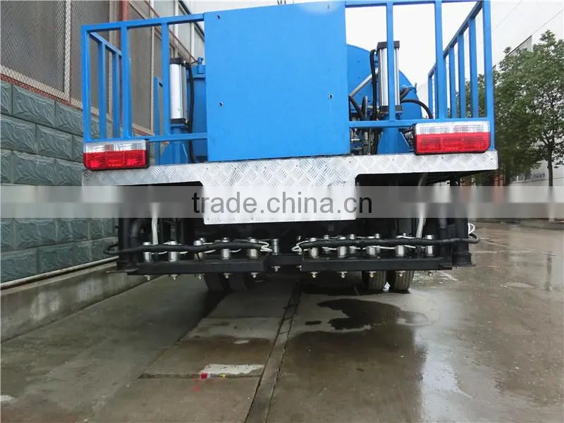 Dongfeng mini 4000liters bitumen emulsion sprayer truck for sale