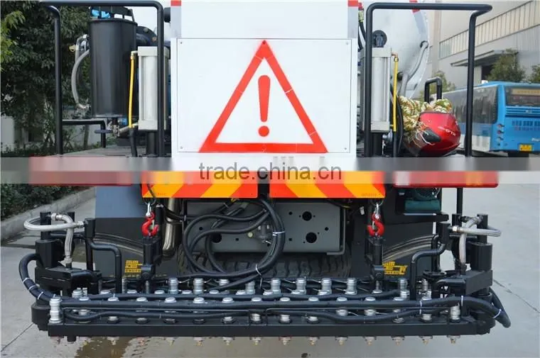 2016's HOWO brand 10cbm Asphalt Distributor truck for sale