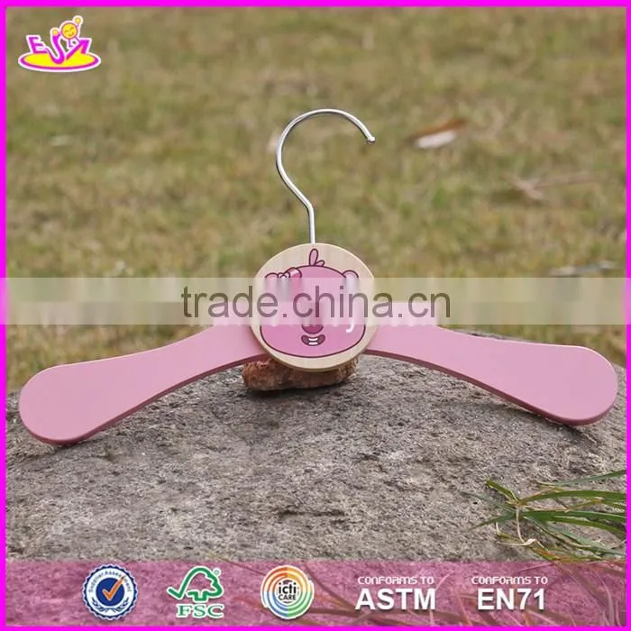 2017 New design lovely pink wooden hangers for baby clothes W09B071
