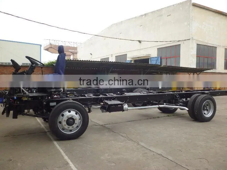 Dongfeng EQ6100K 10m 4x2 bus chassis lin