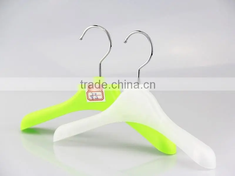 IMY-510 white plastic wall hanger for kids