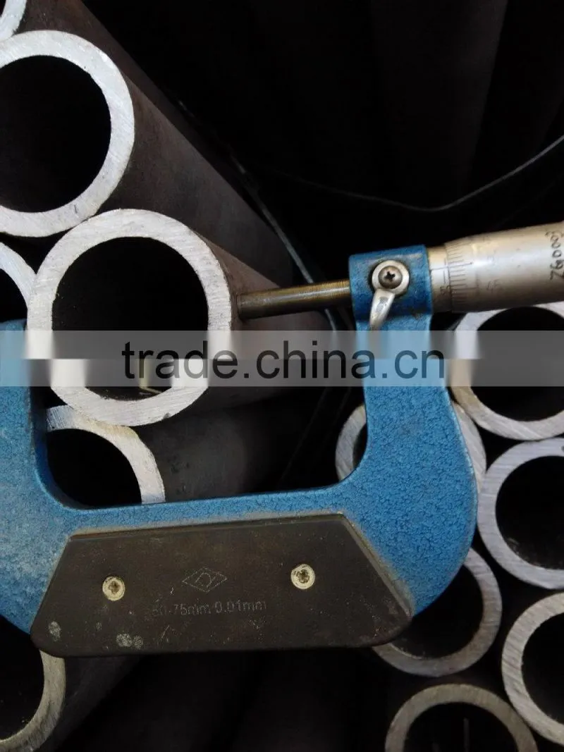 Seamless round steel pipe for torque rod