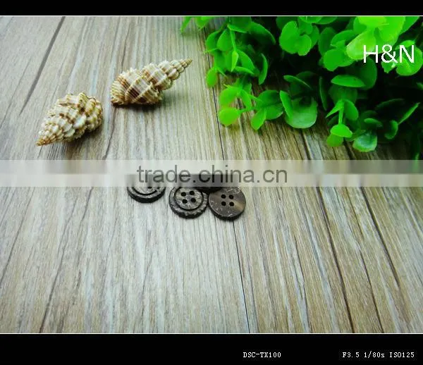 4-hole natural coconut shell button for garment