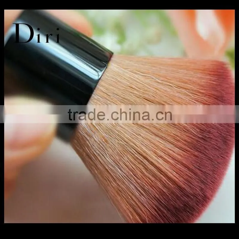 New design dispensing kabuki powder brush