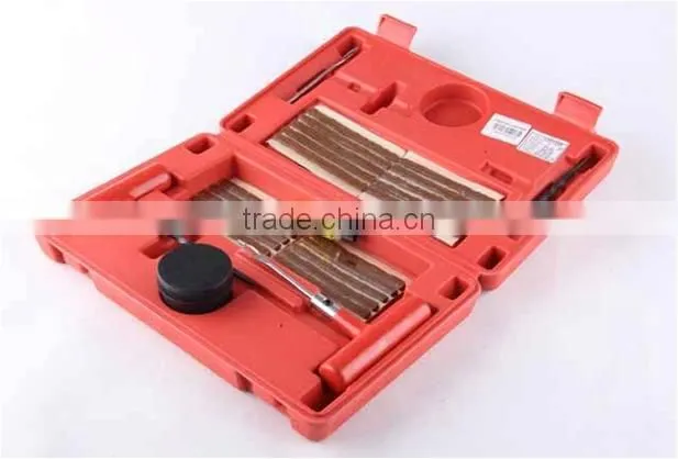 TYRE REPAIR KIT IN PLASTIC BOX WITH GLUE