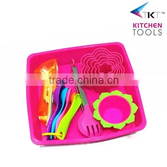 Popular Silicone Tools Baking -Siliocne Brush, Silicone Spatula,Cookie Cutter, Beer Cake Mould, Rolling Pin