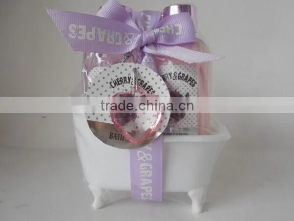 Mini bath tube with gift set