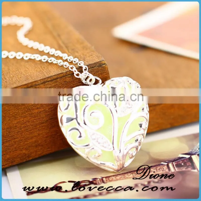 Cheap Alloy Luminous Glow in the dark Heart Locket Charm Pendant Ladies Jewelry Necklace