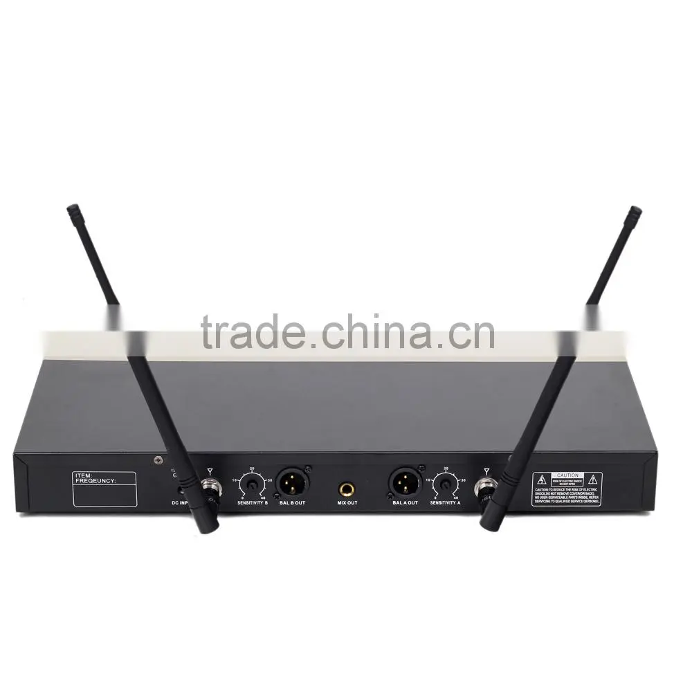 Factory price YARMEE professional wireless lavalier microphone for teacher
