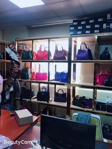 Guangzhou Monisa Clothing&handbag Trading Co., Ltd company overview - view 3
