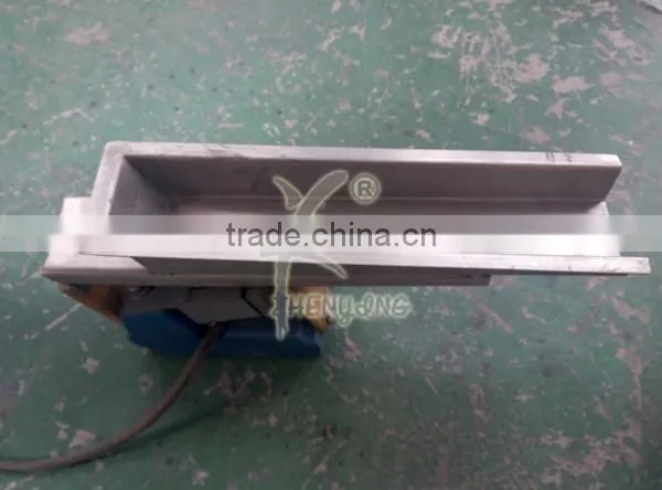 Micro electromagnetic linear vibrator feeder