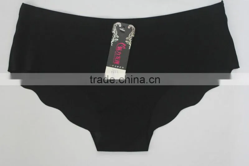 pictures of girls without women underwear