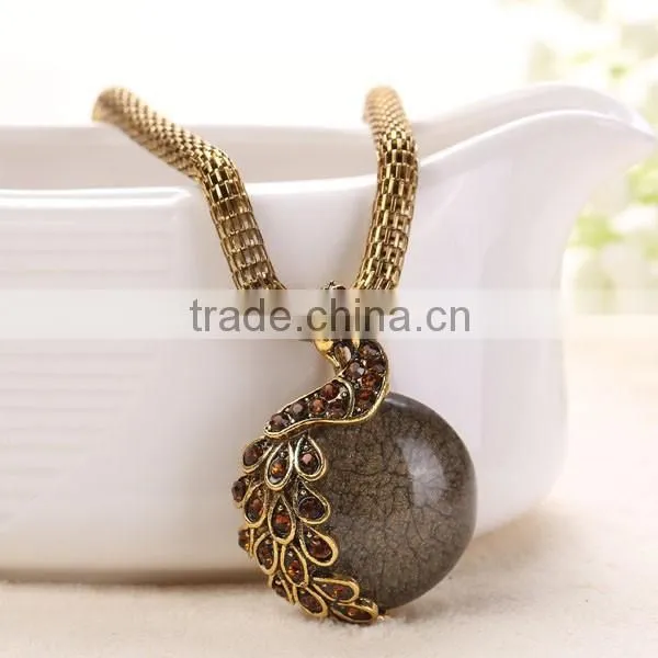 Fashion Peacock Design Gold Alloy Necklace