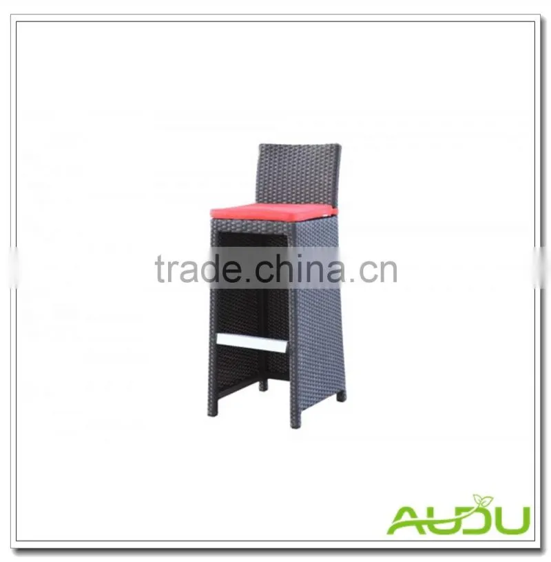 Rattan Stool/Outdoor Rattan Bar Stool With Red Cushion