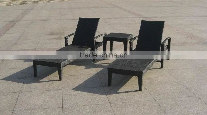 Adjustable outdoor rattan daybed lounger