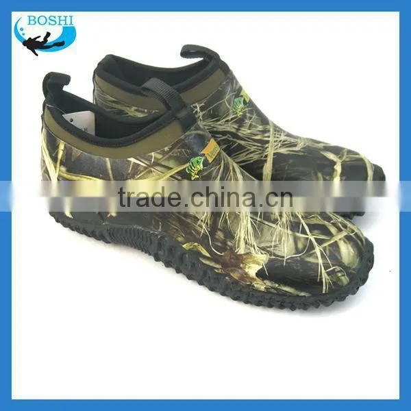 2015 hot selling men's neoprene rubber camo low shoes waterproof boots