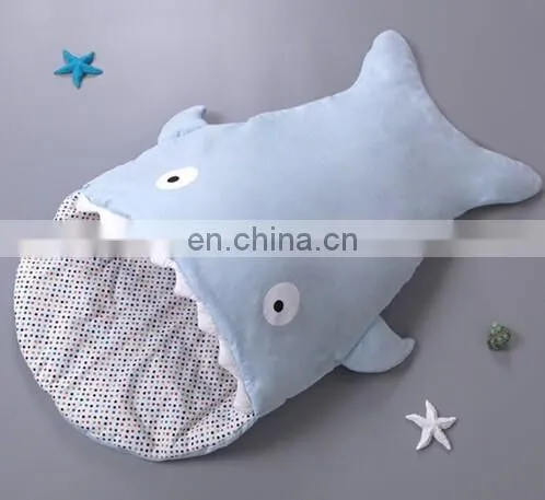 2017 Hot Selling wholesale new born baby blanket animal shark head plush baby swaddle blanket