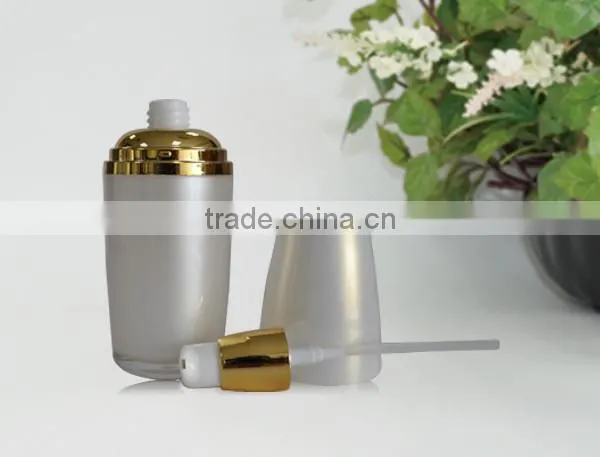 Eco-friendly 30/50/120ml gold round acrylic lotion bttle factory