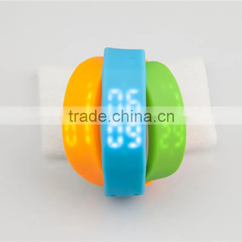 Lastest W2 Silicone USB Sport Fitness Bracelet For Mobile Phone