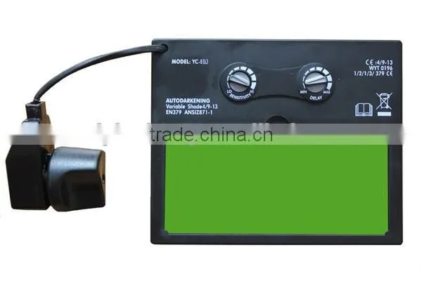Auto-darkening welding helmet with CE