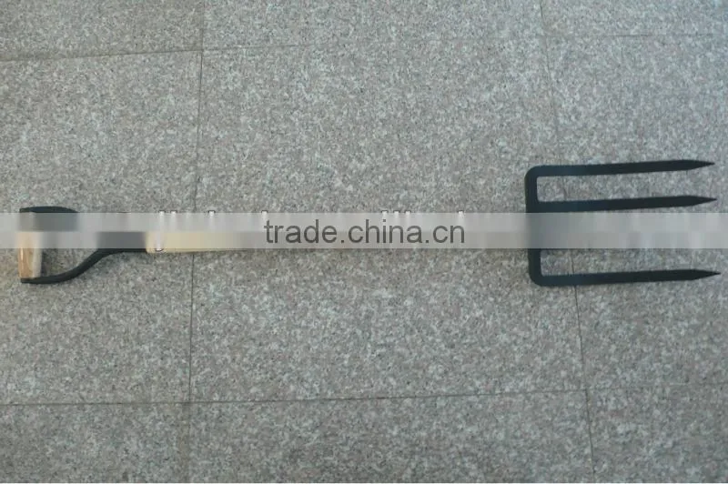 Forged garden fork with wooden handle F06S-1Y