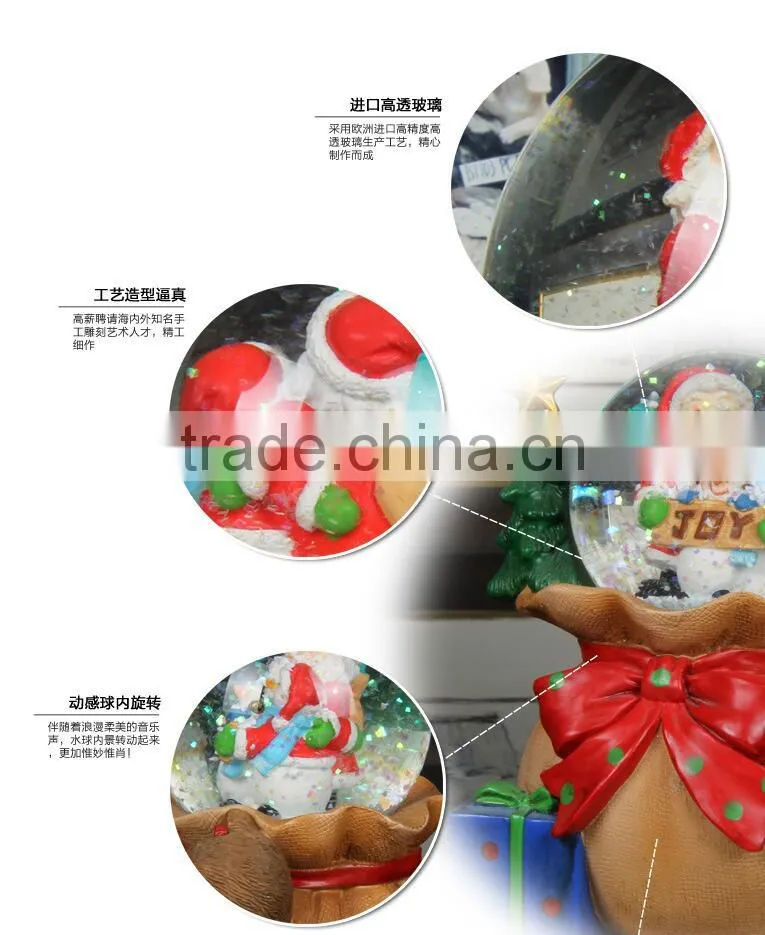 High Quality Resin Glass water globe Gifts water globe Christmas water globe