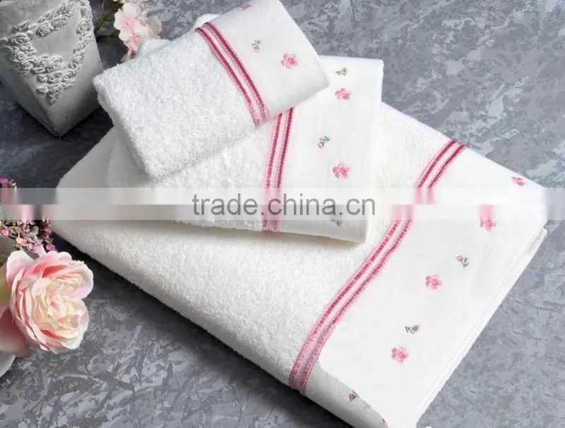 100% Soft Comfortable Thick And Big Bath Towel Hotel