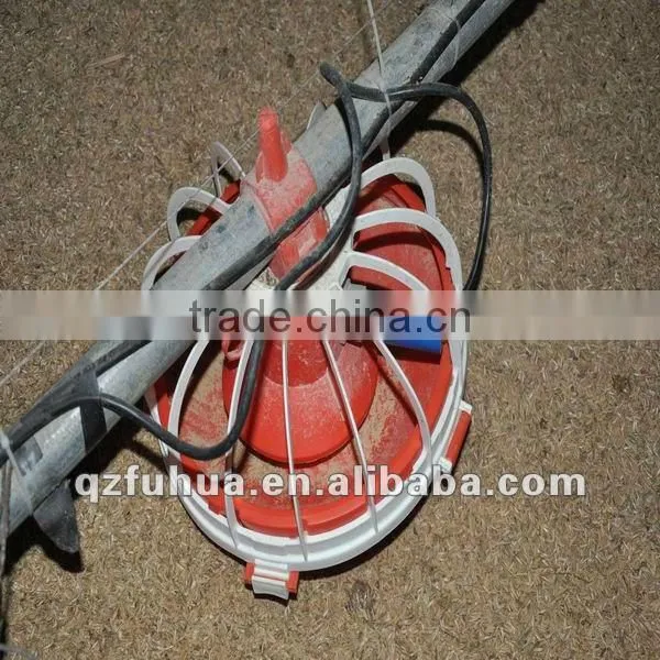 mechanical roud bale feeder for poultry