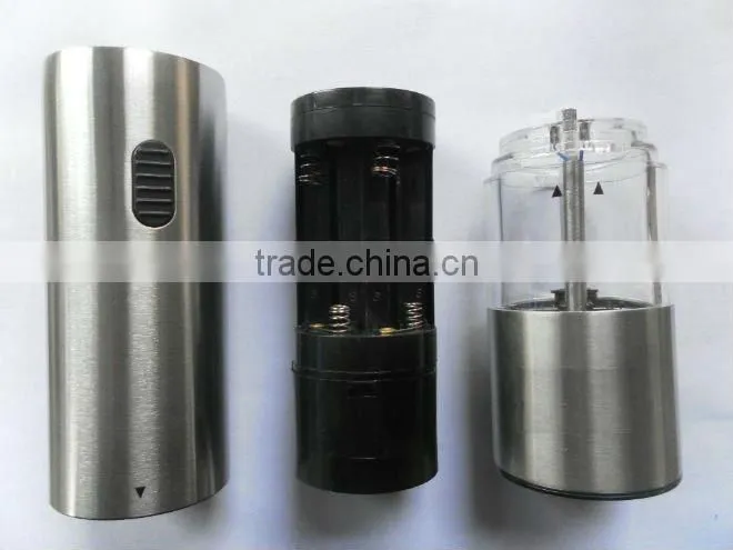 Electric salt and pepper grinder