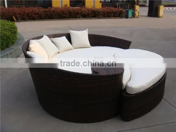 wicker rattan sunbed with tea table