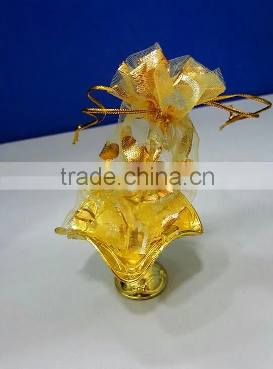 OEM and ODM round plastic candy packaging gift box for wedding