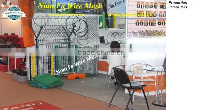 folding welded barrier fence with barbed wire