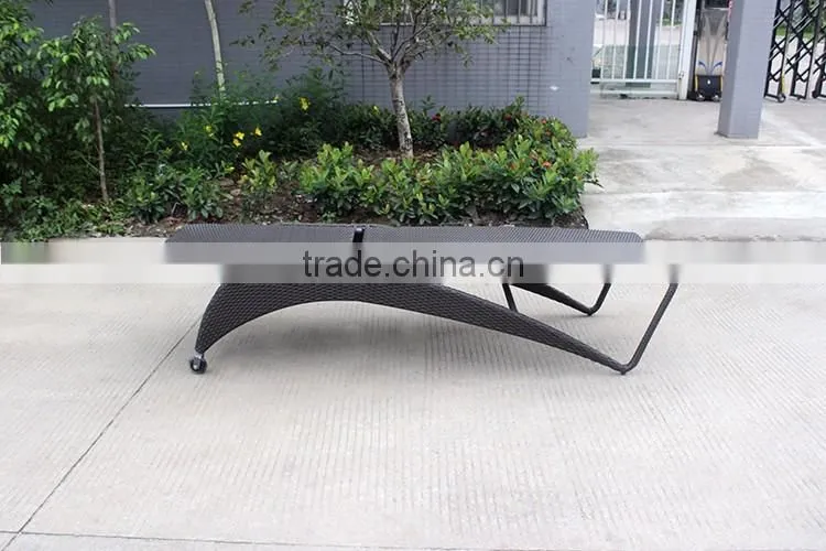 Used Hotel Pool And Beach Outdoor Furniture Wheels Chaise Lounge