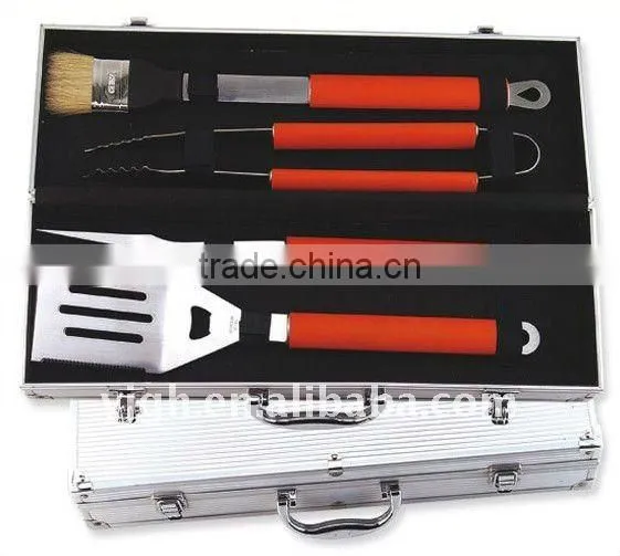 4pcs SS handle with rubber sparyed bbq set in delux case