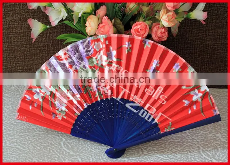 The existing fabric folding fan with bamboo ribs