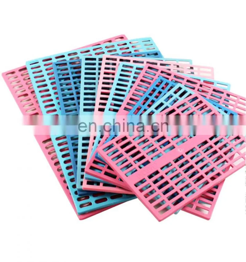 New Design Easy Clean Anti-Slip Hard Plastic Pet Mat With Groove