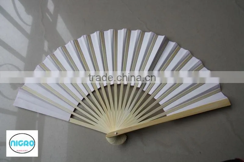 Bamboo rids paper fan