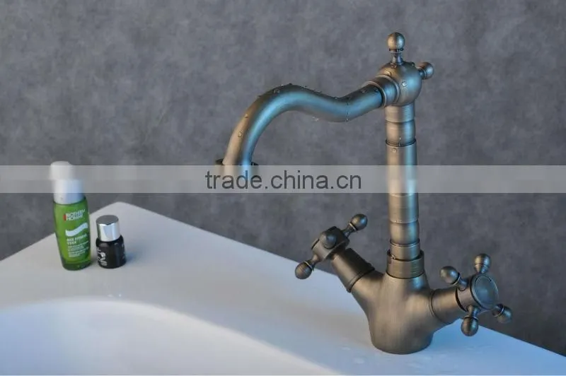 Antique Bathroom Mixer Tap For Hot And Cold Water QH1711A