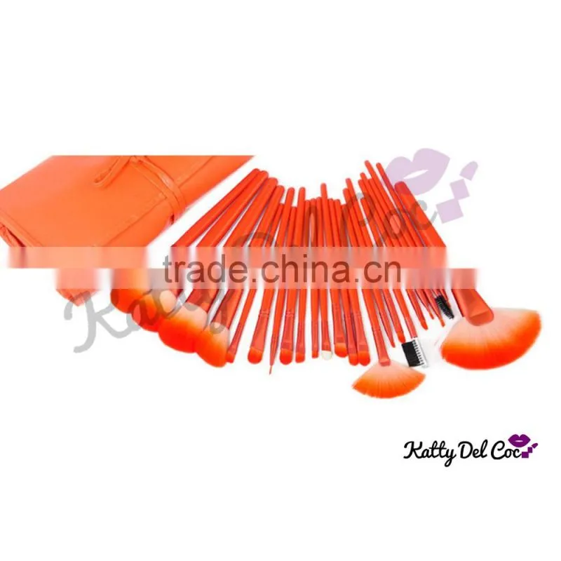 Best quality fresh green 24pcs make up brushes wood factory directly