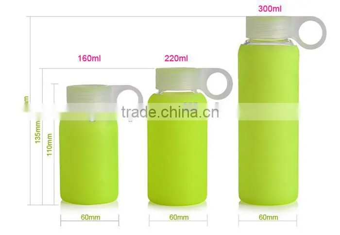 Factory low price of unbreakable silicate glass water bottle,anti heating slicone sleeve glass water bottle