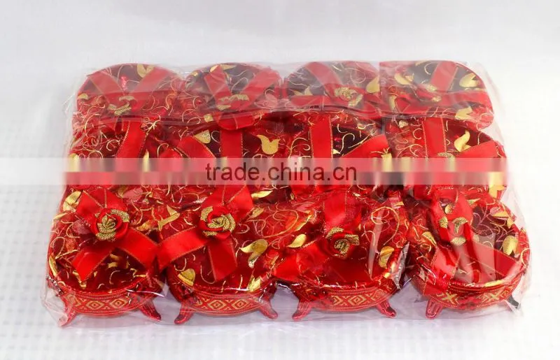 OEM and ODM round plastic candy packaging gift box for wedding
