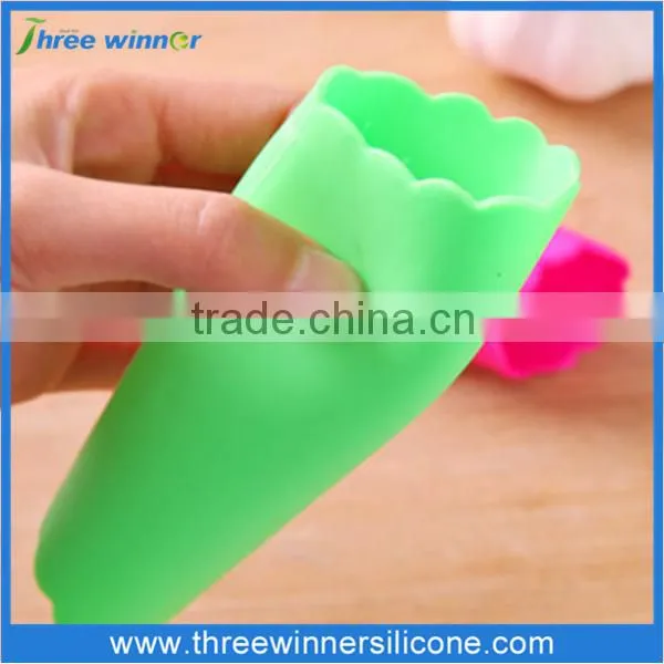 Silicone products vegetables and fruits custom roller garlic peeler