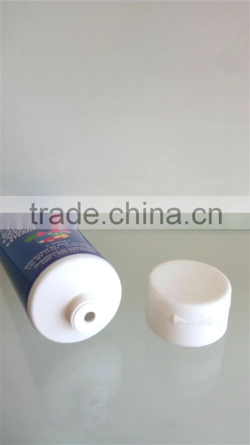 Labeled plastic tube for cosmetic packaging