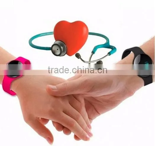 QT-ZH06 synchronous data ,message/call reminder anti-lost bracelet with heart rate