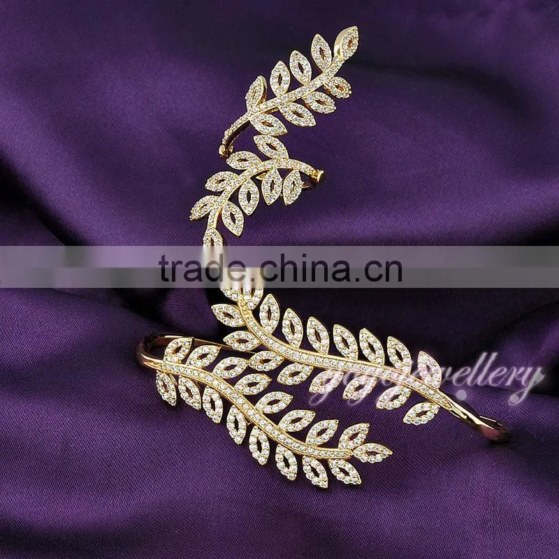 China fashion jewellery smart copper ladies models palm bracelet