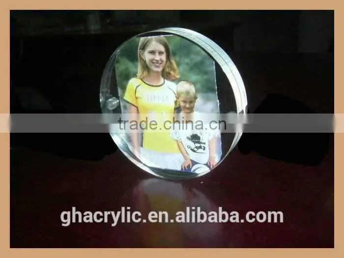 Wholesale magnetic photo frame made of eco-friendly material acrylic