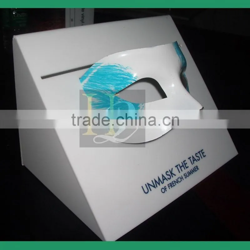 2016 New design custom white acrylic display box with mask display stand