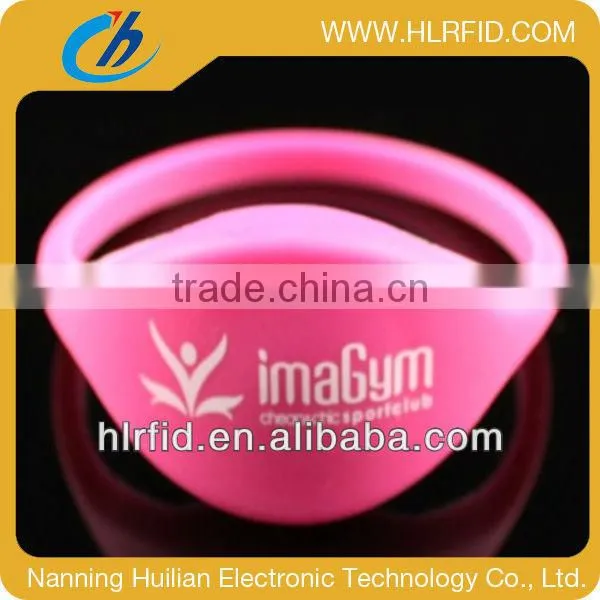 cheap rfid Uhf Silicon Wristband tag,Adult Size PVC Rfid Bracelet,long range reflective rfid uhf watches for member management