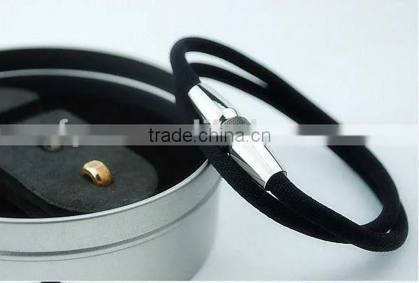 custom titanium necklace making in store