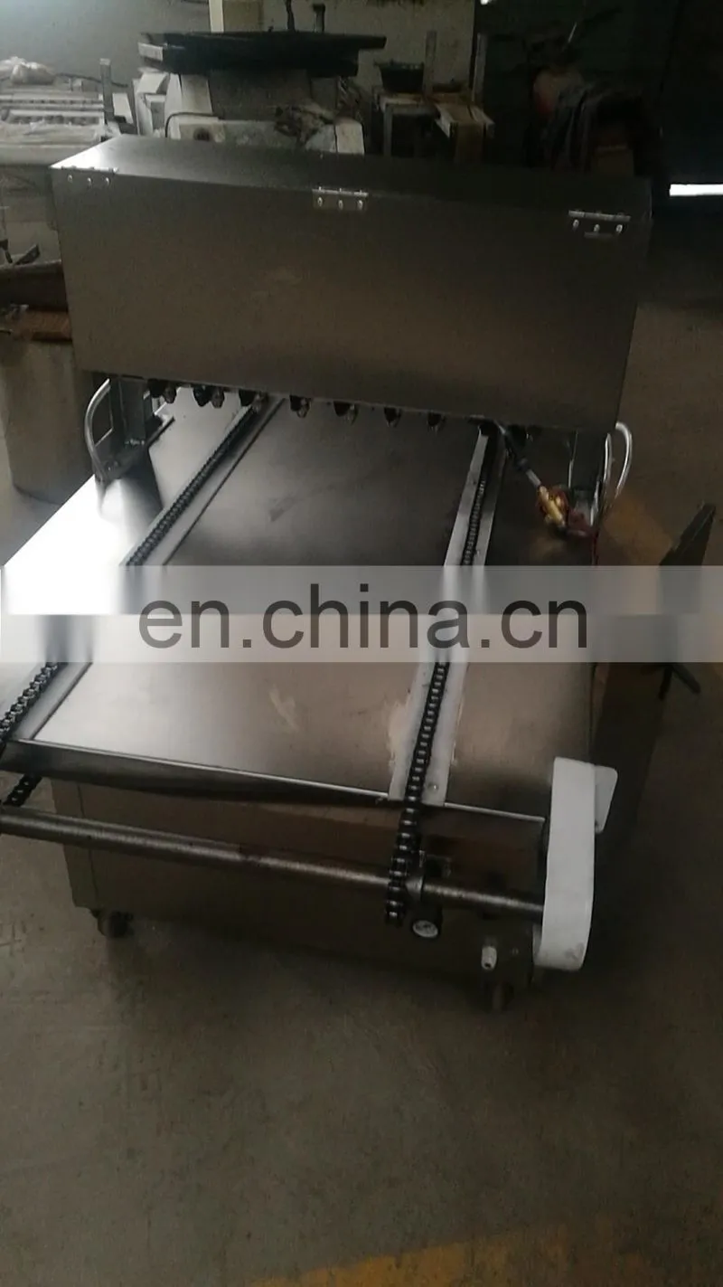 Cake/Bread/Busit Tray Oil Spraying Machine